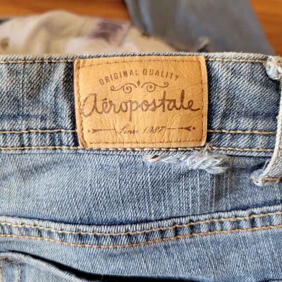 2 Pair Womens Jeans *See description* - Picture 7 of 7